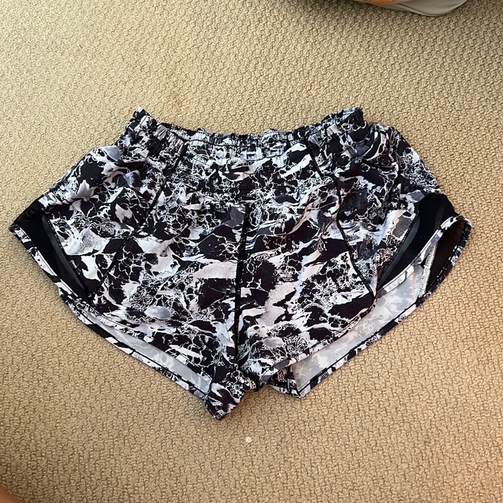 Lululemon shorts; Size 6